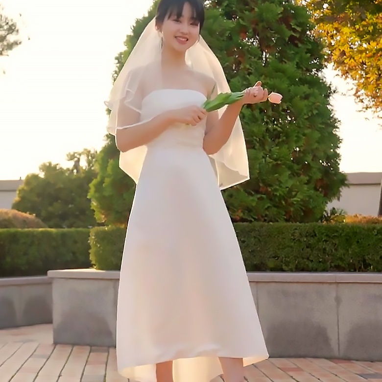 “튜브탑 셀프웨딩드레스 새틴 원피스 스냅촬영 라라리빠” 솔직 리뷰, 왜 이 드레스를 선택했을까?